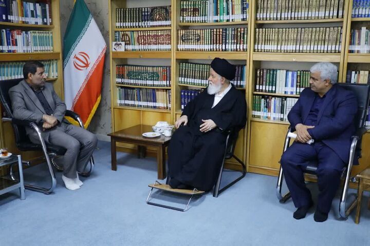 آیتالله علمالهدی: احداث آزاد راه «حرم تا حرم» در اولویت قرار گیرد آیتالله علمالهدی: احداث آزاد راه «حرم تا حرم» در اولویت قرار گیرد