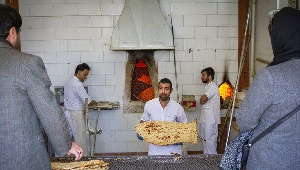 ۳۰ واحد نانوایی در قم به صورت نان کامل پخت میکنند ۳۰ واحد نانوایی در قم به صورت نان کامل پخت میکنند