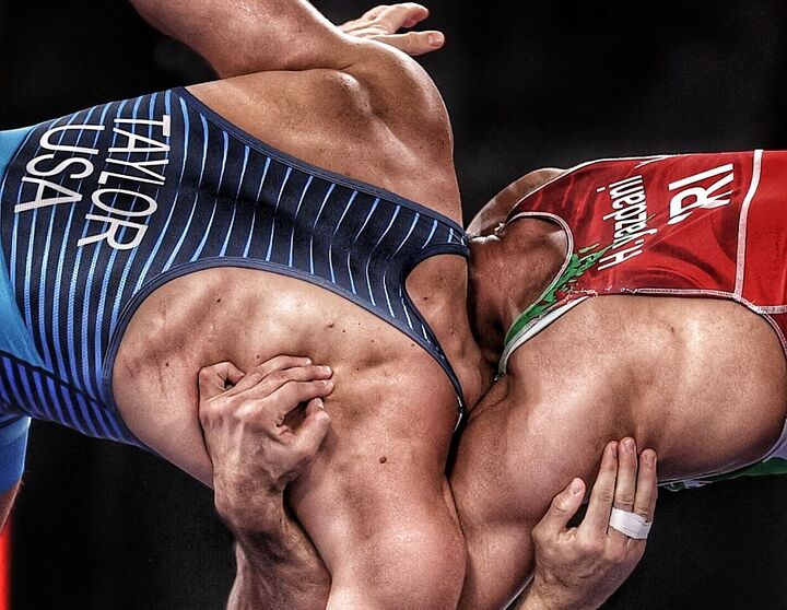 یزدانی - تیلور: راند ششم نبرد غولها یزدانی - تیلور: راند ششم نبرد غولها