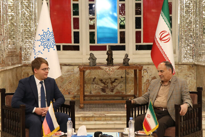 دیدار رئیس انجمن آثار و مفاخر فرهنگی با رایزن فرهنگی روسیه دیدار رئیس انجمن آثار و مفاخر فرهنگی با رایزن فرهنگی روسیه