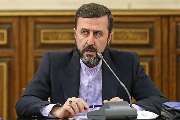 غریب آبادی عازم عراق شد غریب آبادی عازم عراق شد