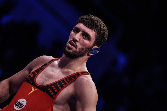 قهرمانان ۴ وزن دوم مسابقات جهانی کشتی آزاد/ پیروزی جنجالی سیداکوف مقابل دیک آمریکایی قهرمانان ۴ وزن دوم مسابقات جهانی کشتی آزاد/ پیروزی جنجالی سیداکوف مقابل دیک آمریکایی