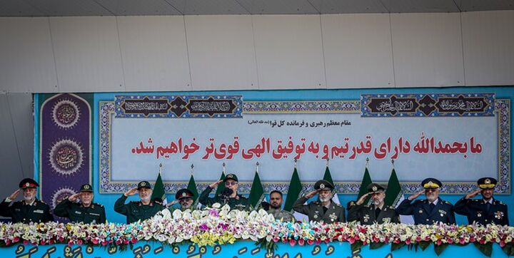 مراسم رژه مشترک نیروهای مسلح آغاز شد مراسم رژه مشترک نیروهای مسلح آغاز شد