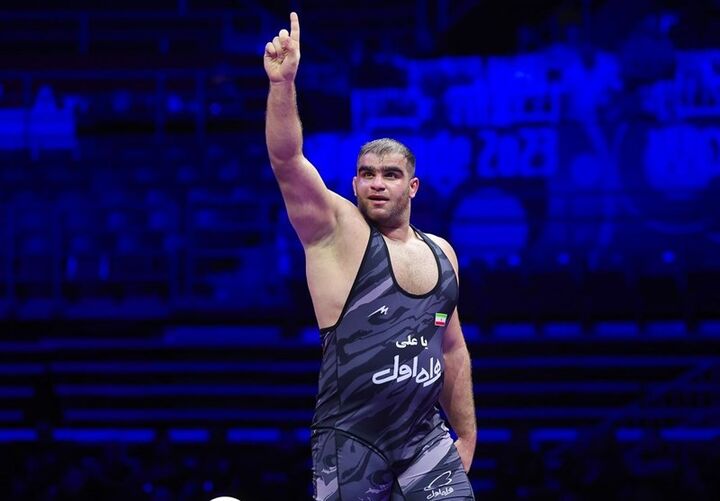 طلسم رضا کایالپ شکسته شد؛ میرزازاده قهرمان سنگین وزن جهان شد طلسم رضا کایالپ شکسته شد؛ میرزازاده قهرمان سنگین وزن جهان شد