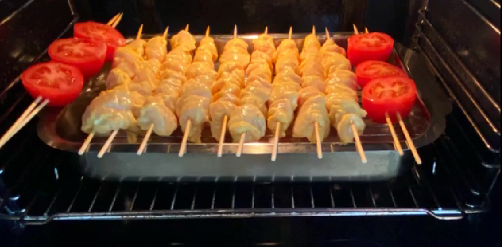 طرز تهیه جوجه کباب در فر، بدون نیاز به آتش و ذغال + فیلم