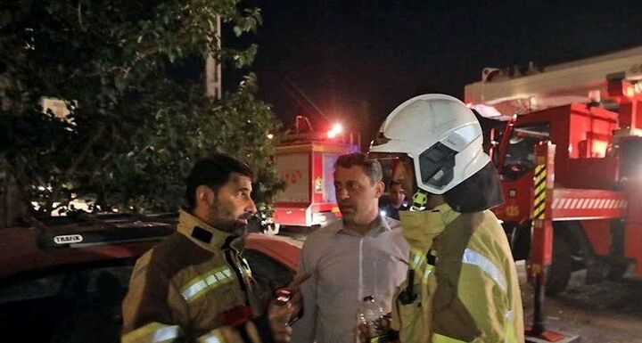 آتشسوزی در ۲ کانکس حاوی اقلام دارویی در ایلام آتشسوزی در ۲ کانکس حاوی اقلام دارویی در ایلام