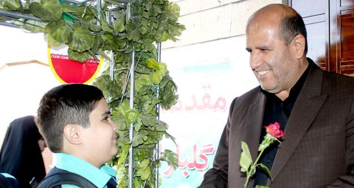 زنگ ایثار و مقاومت با قرائت پیام قاضیزاده هاشمی در دبستان شاهد شهید قدسی شهرری نواخته شد زنگ ایثار و مقاومت با قرائت پیام قاضیزاده هاشمی در دبستان شاهد شهید قدسی شهرری نواخته شد