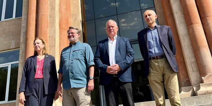 سفر هیأتی از کنگره آمریکا به ارمنستان سفر هیأتی از کنگره آمریکا به ارمنستان