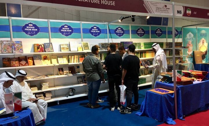 استقبال مخاطبان از کتابهای حاج قاسم سلیمانی در غرفه ایران/ قرآنهای چاپ ایران بیشترین مخاطب را دارد استقبال مخاطبان از کتابهای حاج قاسم سلیمانی در غرفه ایران/ قرآنهای چاپ ایران بیشترین مخاطب را دارد