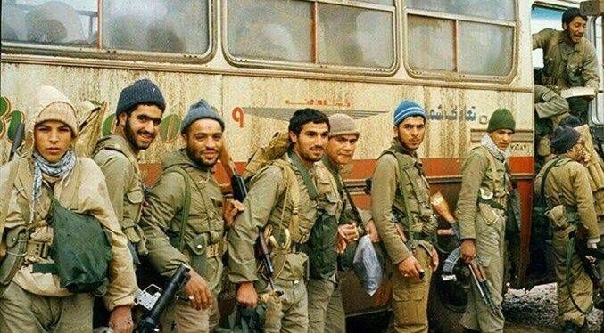 ویژه برنامه «خیلی دور خیلی نزدیک» به مناسبت هفته دفاع مقدس ویژه برنامه «خیلی دور خیلی نزدیک» به مناسبت هفته دفاع مقدس