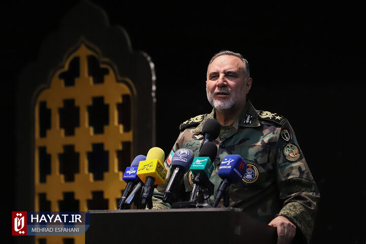 فرمانده نزاجا: همه در قبال دفاع از تمامیت ارضی کشور مسئول هستیم فرمانده نزاجا: همه در قبال دفاع از تمامیت ارضی کشور مسئول هستیم