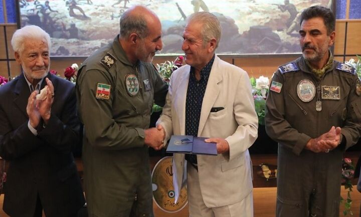 برگزاری آیین تجلیل از حماسهسازان هوانیروز ارتش در دوران دفاع مقدس برگزاری آیین تجلیل از حماسهسازان هوانیروز ارتش در دوران دفاع مقدس