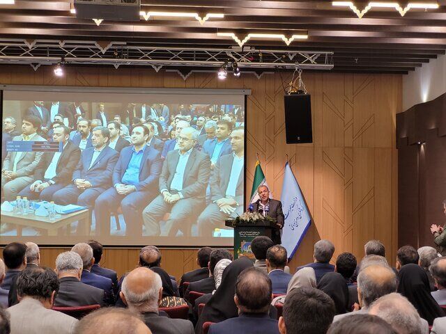 سفر عراقیها با خودرو شخصی به ایران مجاز شد سفر عراقیها با خودرو شخصی به ایران مجاز شد