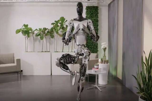 حرکات ترسناک و عجیب ربات انسان‌ نمای تسلا + فیلم
