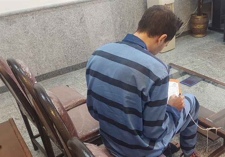 سرشبکه اغتشاشات در کرمان دستگیر شد/ ارتباط متهم با سران منتسب به سلطنتطلبان سرشبکه اغتشاشات در کرمان دستگیر شد/ ارتباط متهم با سران منتسب به سلطنتطلبان