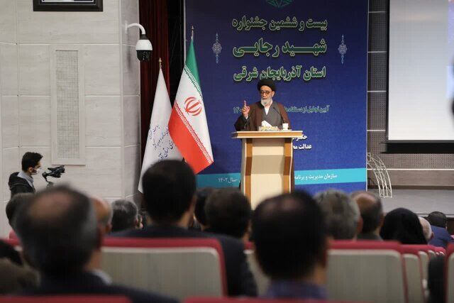 توجه به جوانان و امیدواری و امیدآفرینی از ویژگیهای مدیر مطلوب جامعه اسلامی است توجه به جوانان و امیدواری و امیدآفرینی از ویژگیهای مدیر مطلوب جامعه اسلامی است