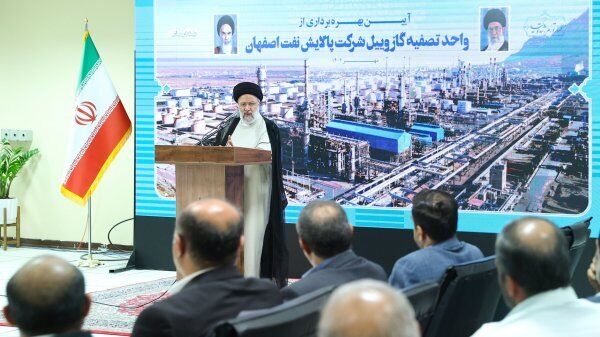 رئیسی: تلاش متخصصان در سنگر تولید دشمن را زمین گیرتر میکند رئیسی: تلاش متخصصان در سنگر تولید دشمن را زمین گیرتر میکند