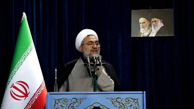 وحدت مهمترین راهبرد مورد تاکید قرآن کریم است وحدت مهمترین راهبرد مورد تاکید قرآن کریم است