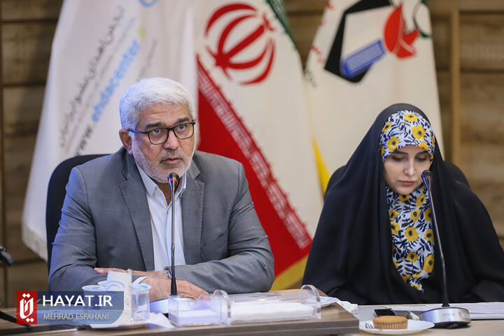 مراسم تجلیل از خانواده های اهدا کننده عضو شهدا و ایثارگران