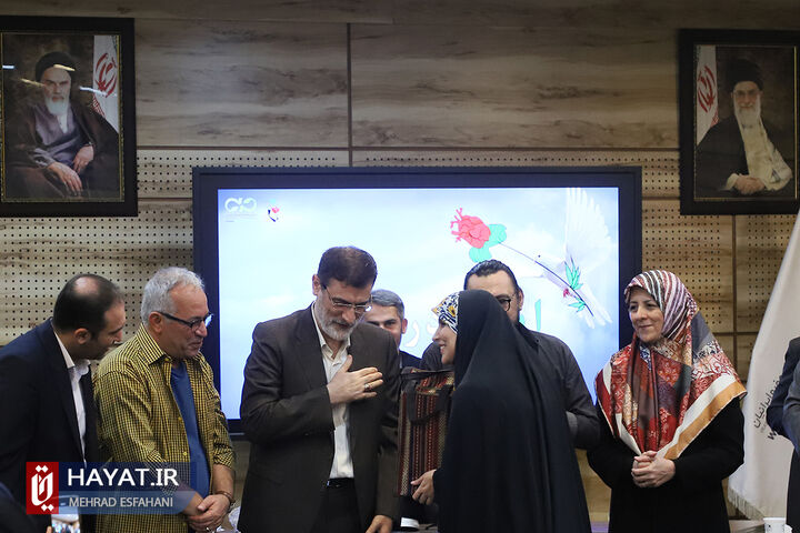 مراسم تجلیل از خانواده های اهدا کننده عضو شهدا و ایثارگران