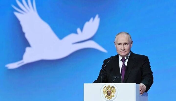 پوتین مجوز فروش دارایی های بانک ایتالیایی در روسیه را صادر کرد پوتین مجوز فروش دارایی های بانک ایتالیایی در روسیه را صادر کرد