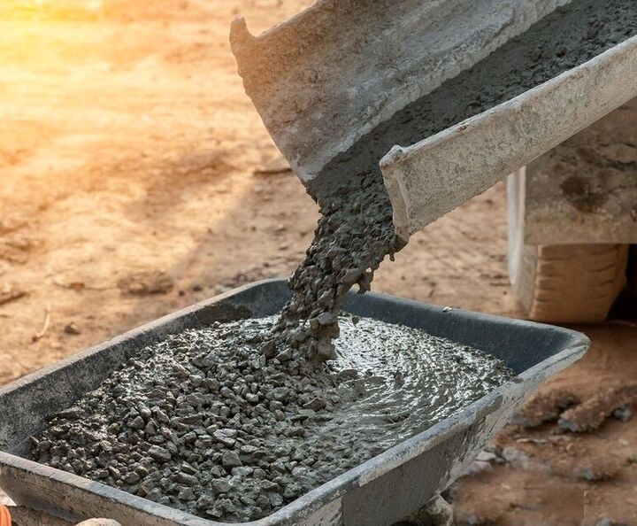 کشمکش بر سر عرضه سیمان و فولاد در بورس کالا کشمکش بر سر عرضه سیمان و فولاد در بورس کالا