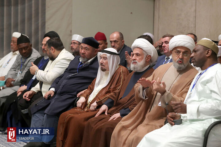 دیدار جمعی از مردم، مسئولان و مهمانان کنفرانس وحدت اسلامی با رهبر انقلاب