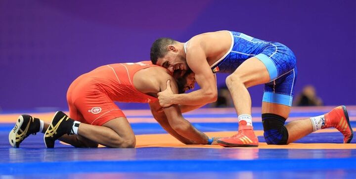 عموزاد به نقره بسنده کرد عموزاد به نقره بسنده کرد