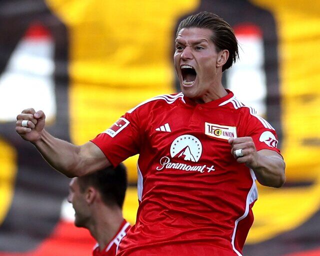 اشتوتگارت صدرنشین جدید بوندسلیگا اشتوتگارت صدرنشین جدید بوندسلیگا