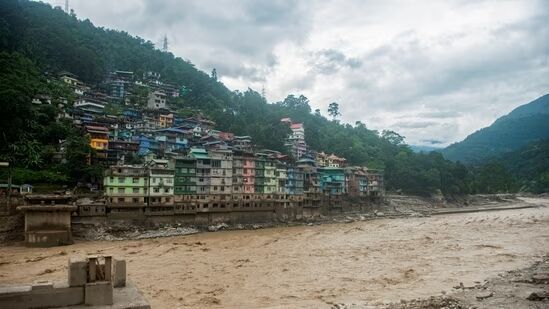 تلفات سیل در شمال شرق هند به ۲۰۰ کشته و مفقود رسید تلفات سیل در شمال شرق هند به ۲۰۰ کشته و مفقود رسید