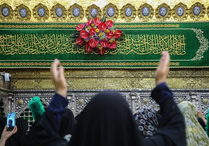 گلآرایی ضریح حرم بانوی کرامت در سالروز ورود حضرت معصومه(س) + تصاویر گلآرایی ضریح حرم بانوی کرامت در سالروز ورود حضرت معصومه(س) + تصاویر