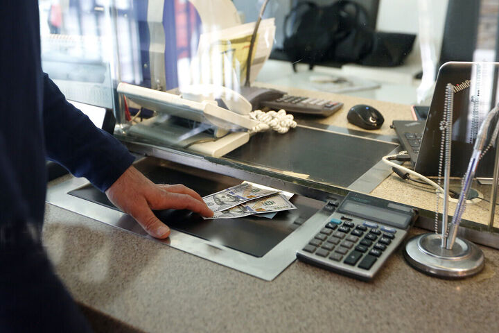 قیمت دلار و یورو امروز یکشنبه اول بهمن ۱۴۰۲ قیمت دلار و یورو امروز یکشنبه اول بهمن ۱۴۰۲