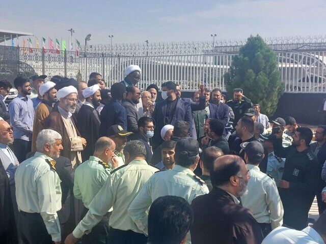 زکزاکی: امیدواریم انقلاب اسلامی تحول را در همه دنیا ایجاد کند زکزاکی: امیدواریم انقلاب اسلامی تحول را در همه دنیا ایجاد کند