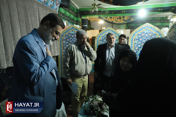 دیدار صمیمانه رئیس بنیاد شهید با خانوادگان شهدای منطقه 8 تهران