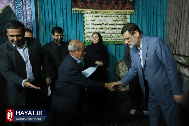 دیدار صمیمانه رئیس بنیاد شهید با خانوادگان شهدای منطقه 8 تهران