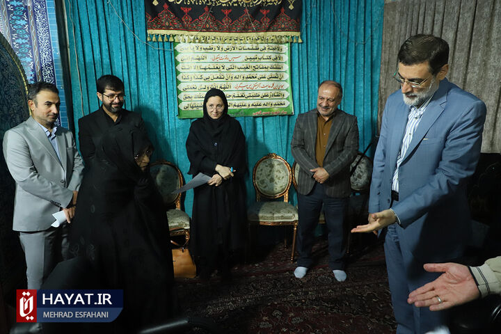 دیدار صمیمانه رئیس بنیاد شهید با خانوادگان شهدای منطقه 8 تهران