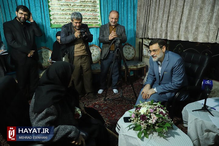 دیدار صمیمانه رئیس بنیاد شهید با خانوادگان شهدای منطقه 8 تهران