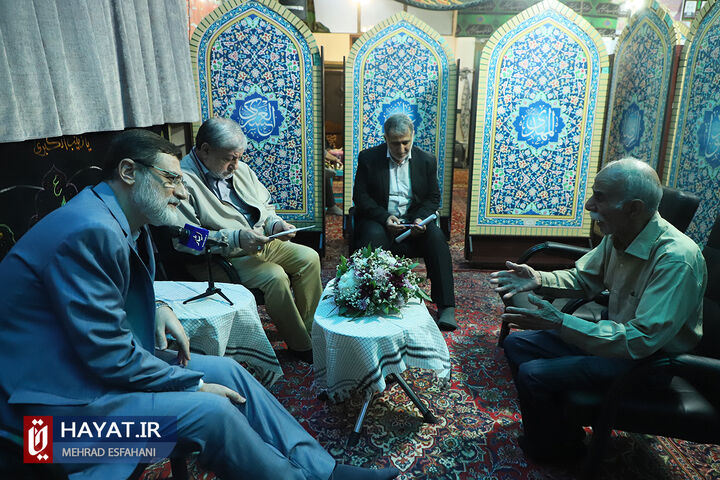 دیدار صمیمانه رئیس بنیاد شهید با خانوادگان شهدای منطقه 8 تهران