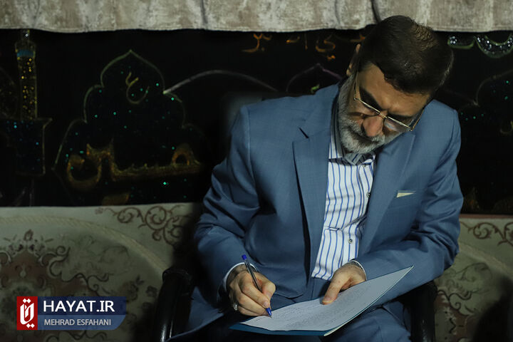 دیدار صمیمانه رئیس بنیاد شهید با خانوادگان شهدای منطقه 8 تهران