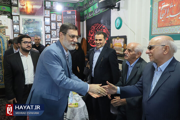 دیدار صمیمانه رئیس بنیاد شهید با خانوادگان شهدای منطقه 8 تهران