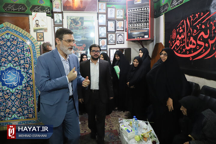 دیدار صمیمانه رئیس بنیاد شهید با خانوادگان شهدای منطقه 8 تهران
