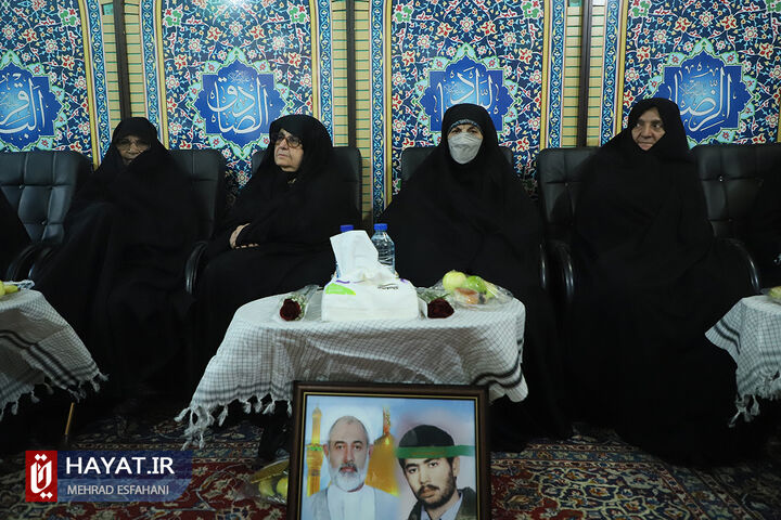 دیدار صمیمانه رئیس بنیاد شهید با خانوادگان شهدای منطقه 8 تهران