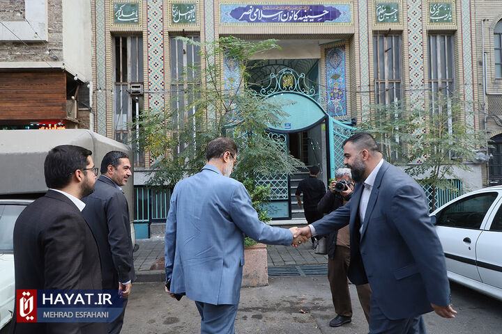 دیدار صمیمانه رئیس بنیاد شهید با خانوادگان شهدای منطقه 8 تهران