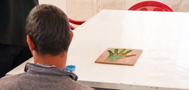 در مواجهه با معلولان، به اندامهای دارای معلولیت خیره نشوید در مواجهه با معلولان، به اندامهای دارای معلولیت خیره نشوید