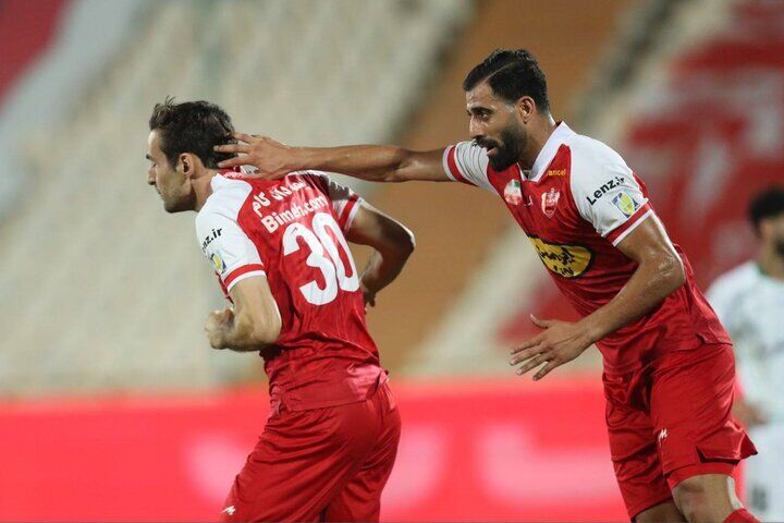 بازیکنان پرسپولیس بعد از بازی با استقلال تمرین کردند بازیکنان پرسپولیس بعد از بازی با استقلال تمرین کردند