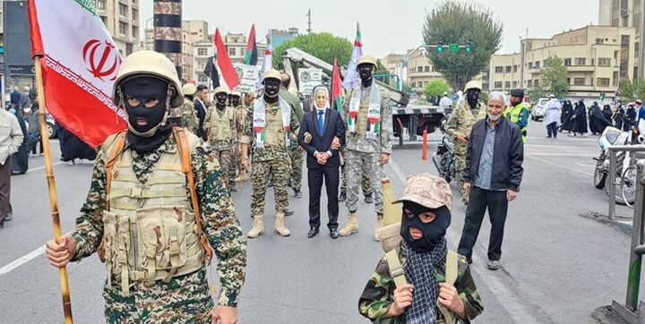 آغاز راهپیمایی مردم تهران درپی حمایت از مردم مظلوم فلسطین آغاز راهپیمایی مردم تهران درپی حمایت از مردم مظلوم فلسطین