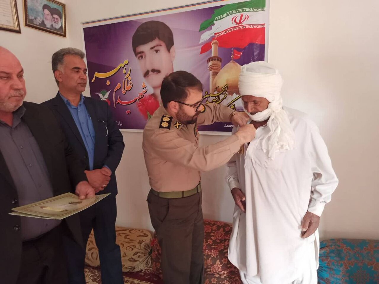 دیدار رئیس سازمان ایثارگران نزاجای کشور با خانواده شهدا، جانبازان و ایثارگران در منطقه سیستان+ عکس