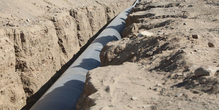 بازدید نماینده رهبری در شورای عالی امنیت ملی از پروژه انتقال آب دریای عمان+عکس