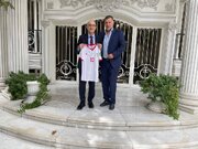دیدار جالب علی دایی با سفیر کرواسی و اهدای پیراهن شماره ۱۰