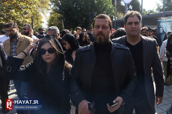 تشییع پیکر داریوش مهرجویی و وحیده محمدیفر